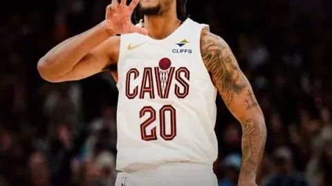 徐一璠、杨钊煊晋级WTA1000迪拜站女双四强